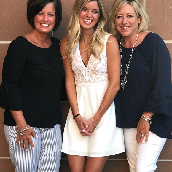 Lulu’s white V-neck Dress - Picture 2 of 2